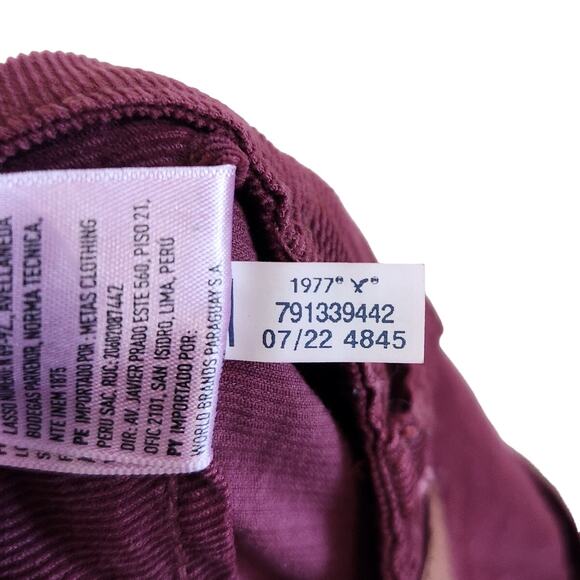 American Eagle Burgundy Baggy Mom Pants Curdoroy Textured Cotton Size 14 Short - Picture 11 of 13